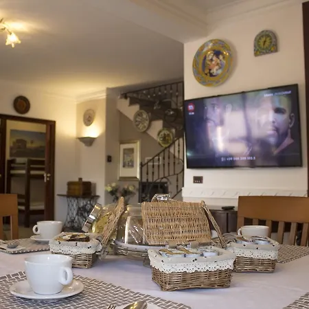 Casa Augusto Luxury 3* サン・レオーネ